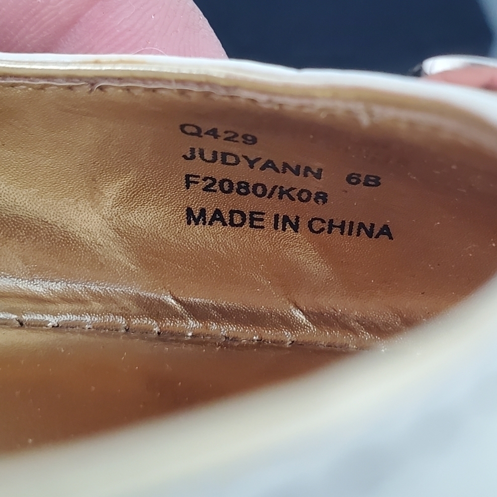 Coach Shoes Women 6B Judyann Patent Leather Flats Q429 White Gold - Picture 5 of 9